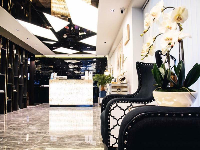 Sora Hotel Silom Банкок Екстериор снимка